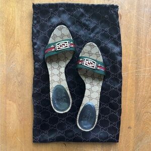 Gucci Women's Beige and Black Slide Sandals